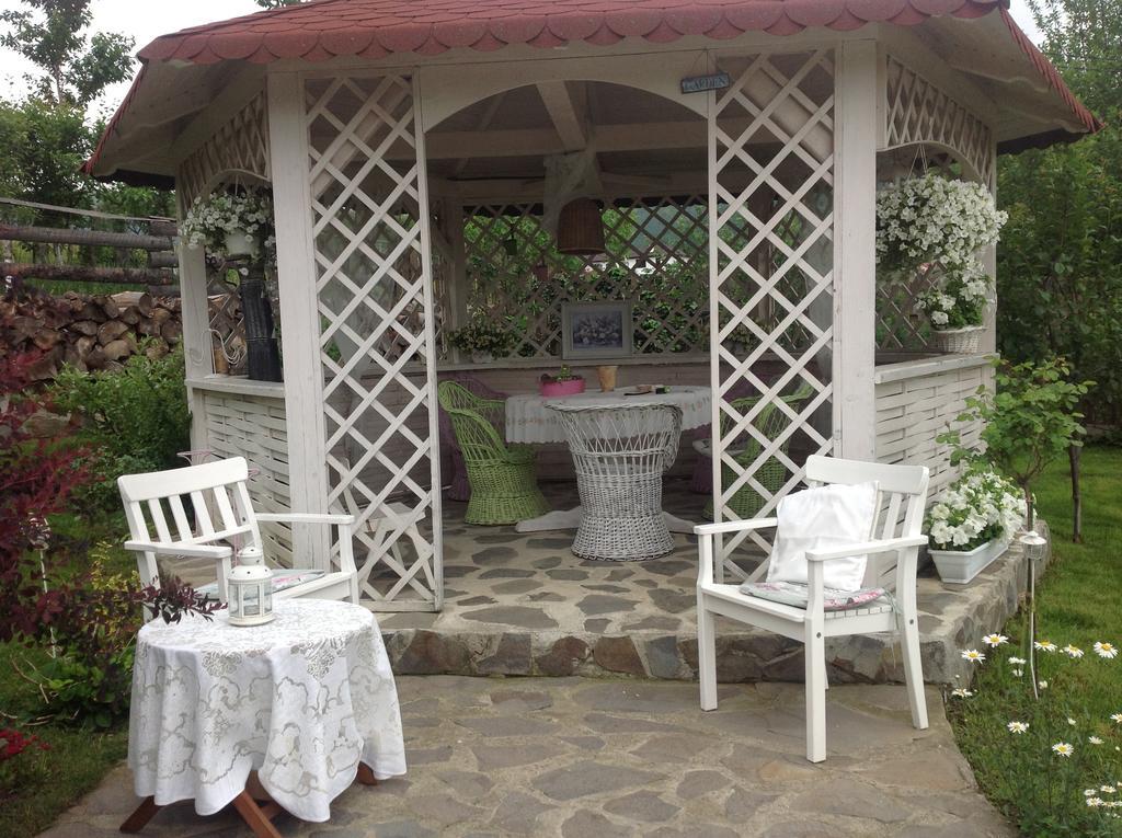 Pensiunea Romantic Sadu Luaran gambar